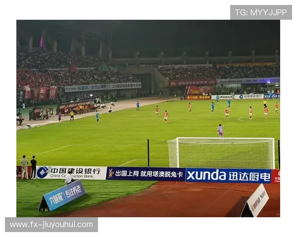 燃情绿茵巅峰对决精彩野足球点燃街头不灭激情